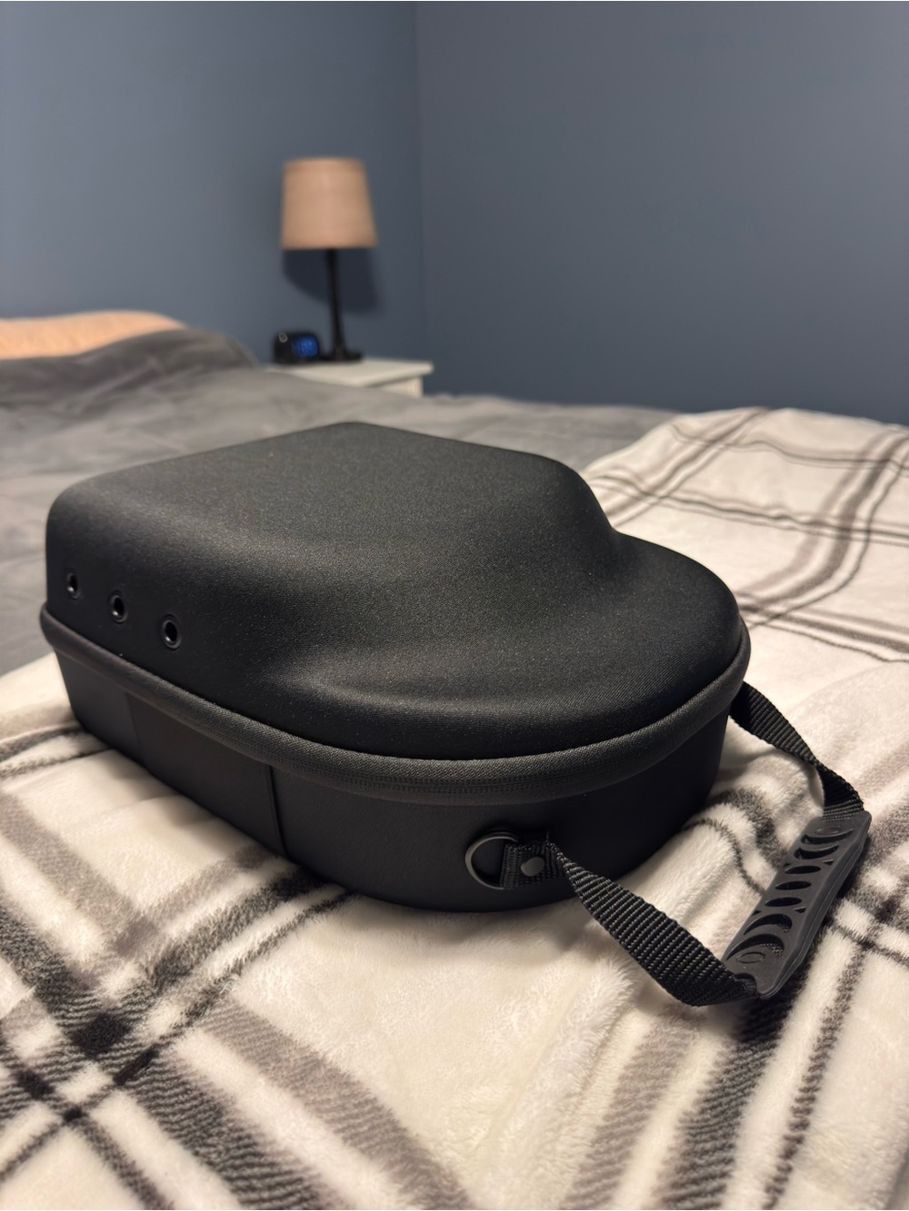 Protective Black Hat Carrying Case - Hard Shell